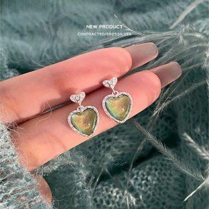 Shining Diamond Heart Earrings